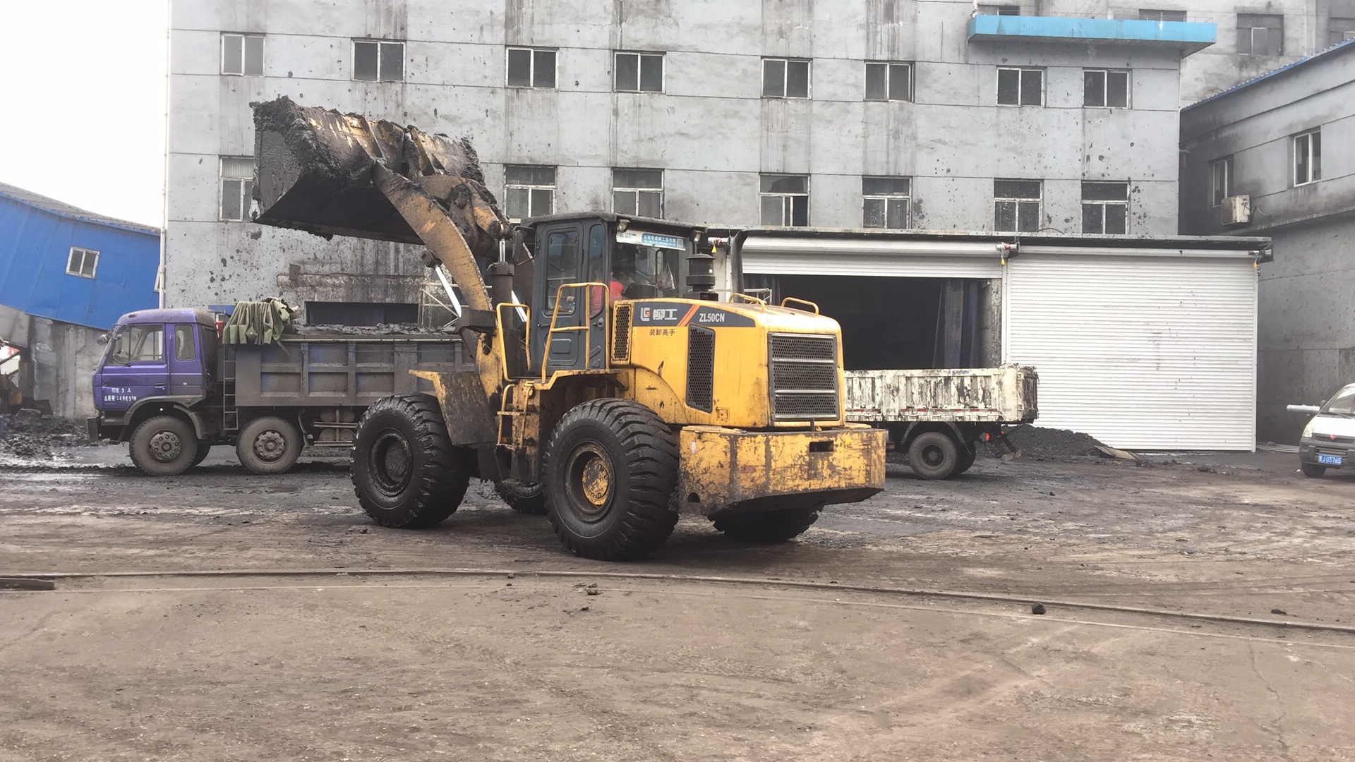 2018年12月13日東泰聚盆煤業(yè)卷簾門(mén)案例