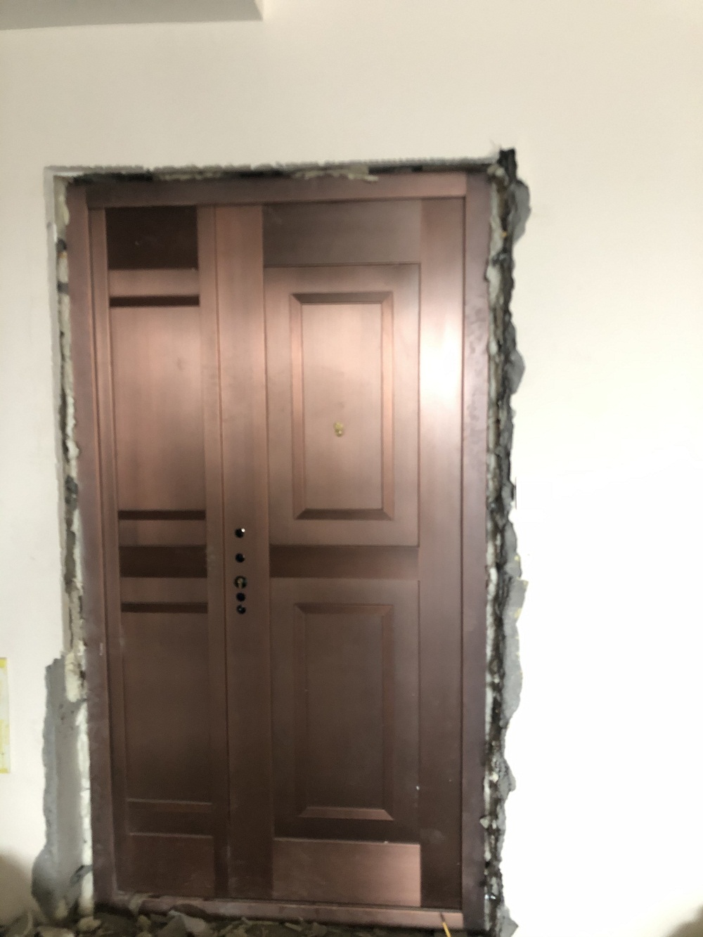 2020恒大集團別墅銅門安裝現場